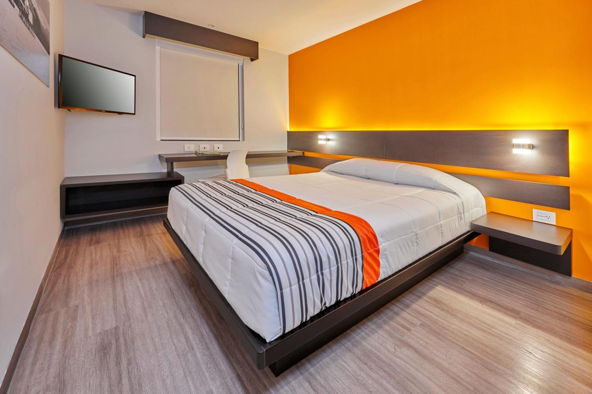 City Express Junior By Marriott Ciudad De Mexico Sullivan Exterior photo