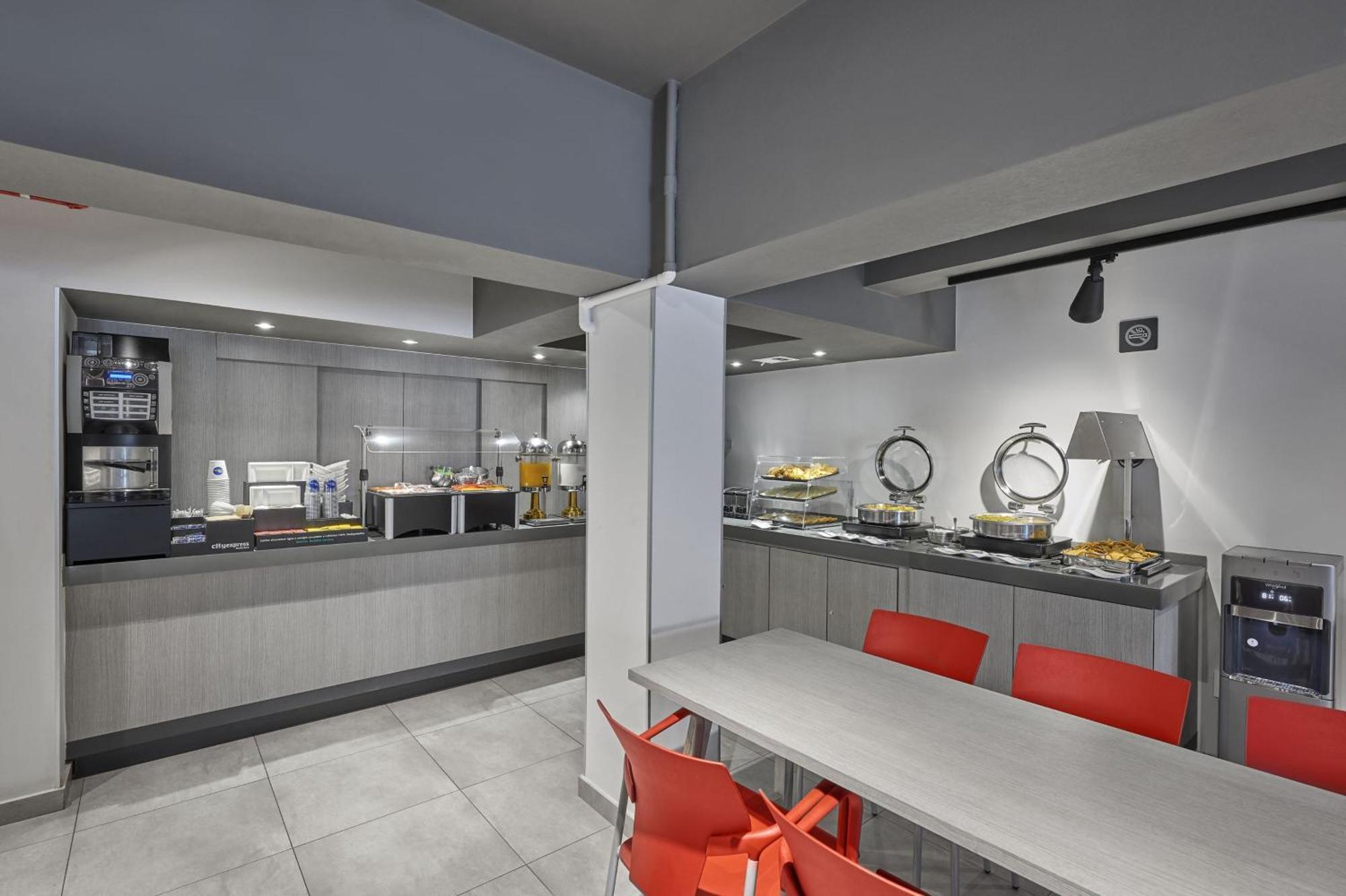 City Express Junior By Marriott Ciudad De Mexico Sullivan Exterior photo